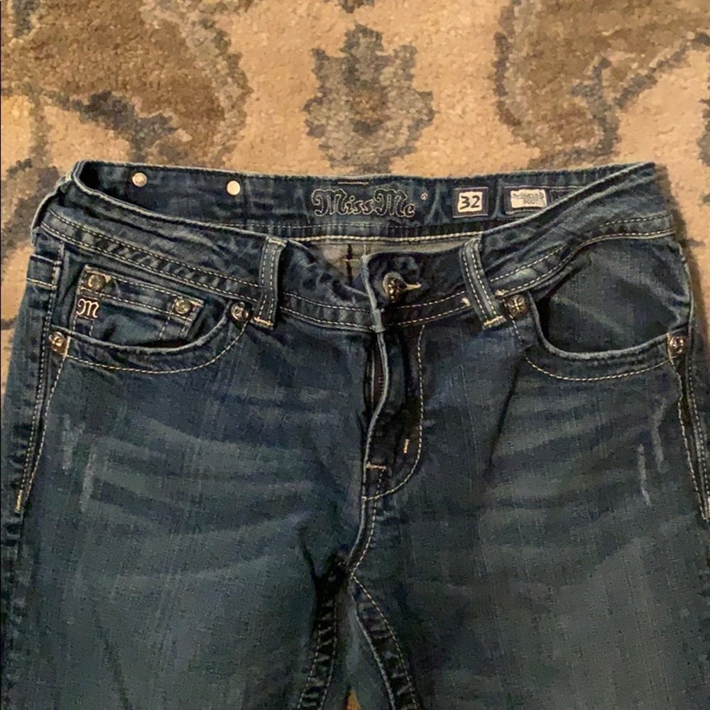 SOLD!! Miss Me Jeans - Picture 3 of 7